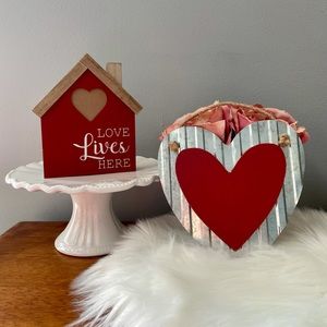 Valentine’s Day Wood Sign Lot Love Lives Here Farmhouse Tier Heart Decor New